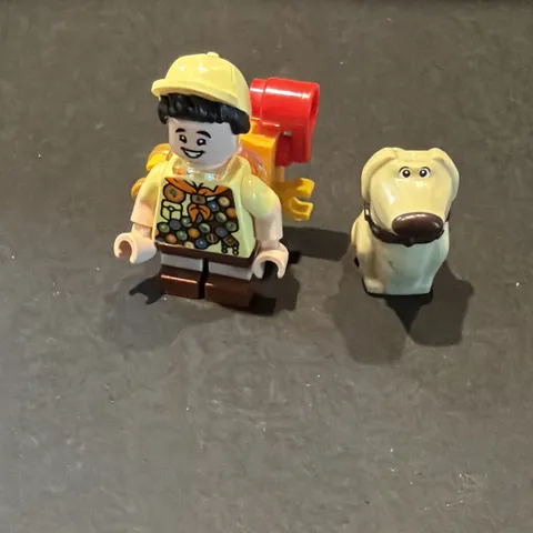 Lego Russell and Dug Minifigure Disney 100 Up