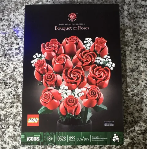 LEGO Icons Botanical Collection Bouquet of Roses 10328 Set 18+ 822 pcs