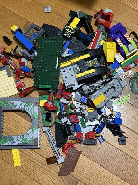 LEGO Bulk Lot Mixed Parts & Bricks Multicolor Batman, Jurassic, Superhero Pieces