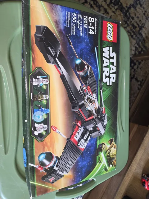 LEGO Star Wars: Jek-14's Stealth Starfighter (75018)