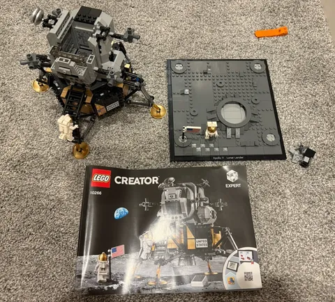 LEGO Creator Expert NASA Apollo 11 Lunar Lander 10266 For Parts Missing Top