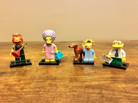 LEGO The Simpsons Series 2 Maggie Santa’s Helper Patty Hans Moleman Willie