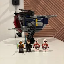 LEGO Star Wars Coruscant Police Gunship mini figures perfect condition no manual
