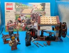 Lego Kingdoms 6918 Blacksmith Attack 100% Complete w/ Instructions