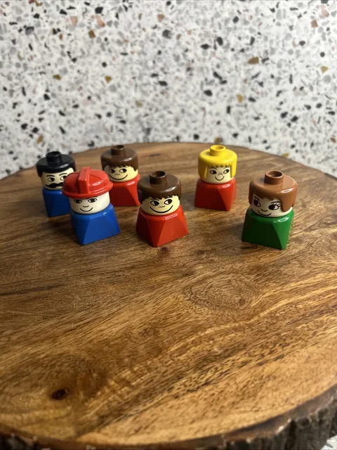RARE! VINTAGE LEGO DUPLO SQUARE BASE LOT OF 6 ASSORTED CHARACTERS 1 3/4" TALL