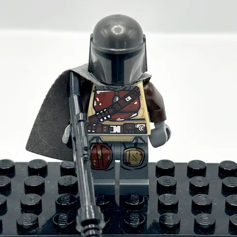 LEGO The Mandalorian Mando Din Djarin Star Wars Minifigure With Cape EUC