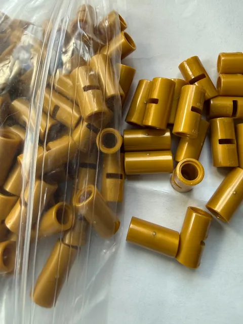LEGO -NEW-#62462-GOLD-PIN CONNECTOR ROUND 2L W/ SLOT-20 PIECES