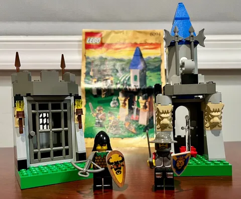LEGO Castle: Knights Kingdom Guarded Treasury Complete Set 6094 w/ Instructions