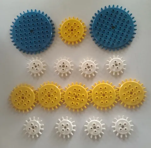  LEGO Vintage Lot of 16 Assorted Gears