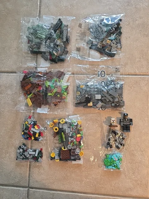 LEGO Bulk Lot Assorted Bricks, Pieces & Partial Sets in Plastic Bags