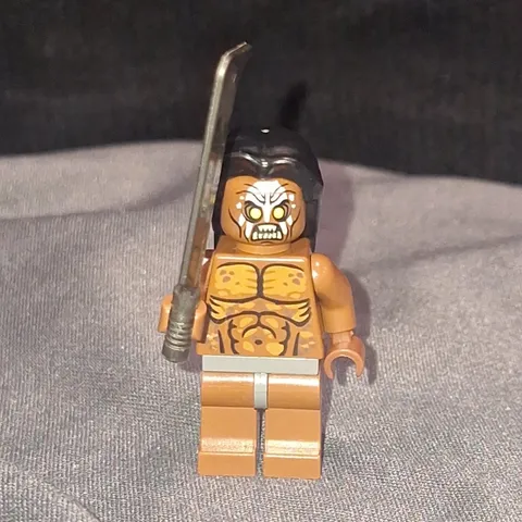 LEGO Lurtz Minifigure w/ Black Hairpiece, Weapon, Painted Shield (The Hobbit)