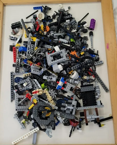 LEGO Lot Motor Gears Technics Axles Beams Rods Connectors and More 2.6lbs