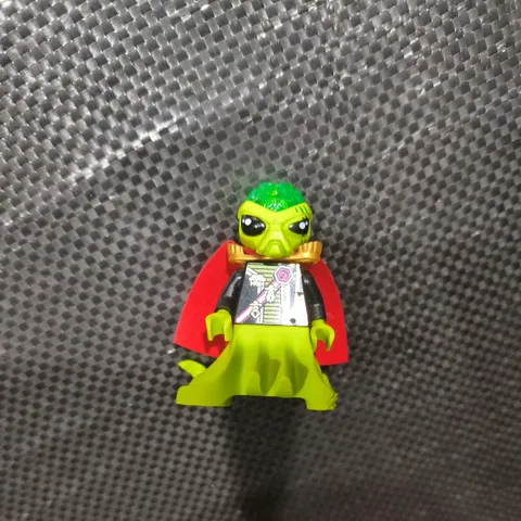 LEGO Alien Conquest Commander Used-Very Good Condition