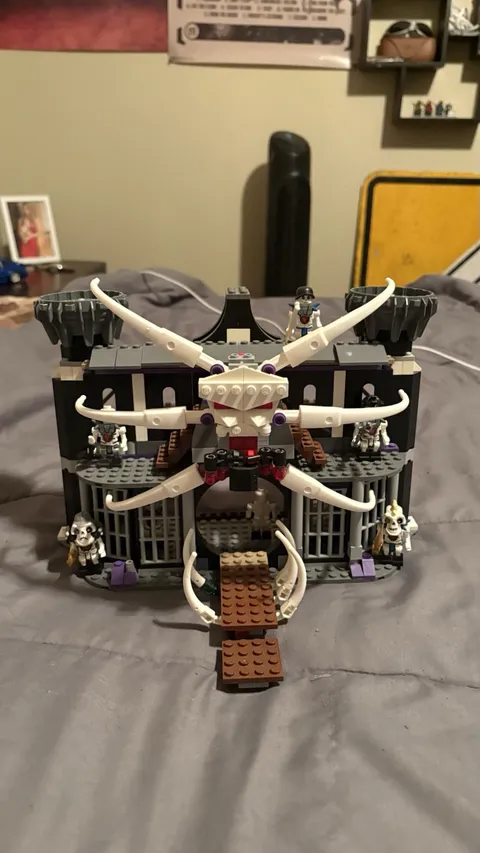 LEGO NINJAGO Skeleton Tower 7093 Complete Set Lord Garmadon 349 Pieces