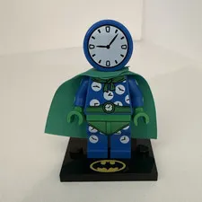 LEGO Clock King Minifigure w/Green Cape & Batman Logo Stand