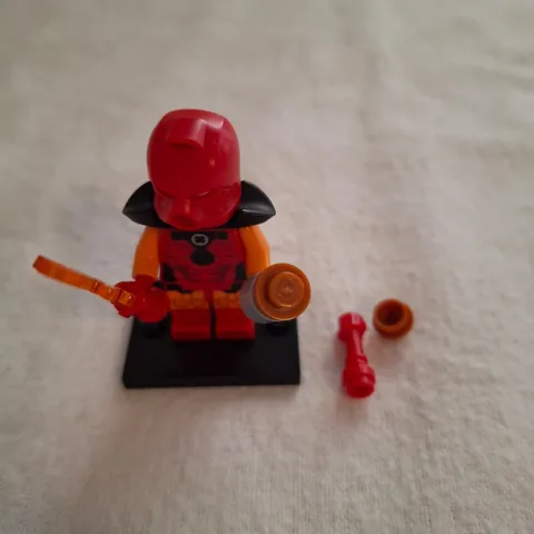 LEGO Minifigures Series 29 Bionicle Cosplayer Minifigure col29-3 col475 71052