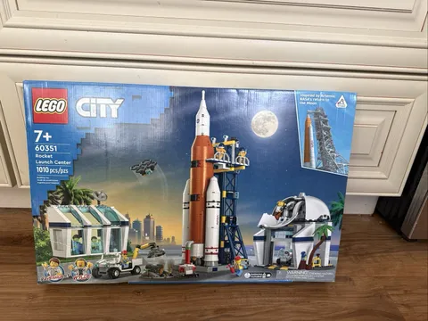 LEGO CITY: Rocket Launch Center (60351) - New Sealed! see Photos Box Has Damaged