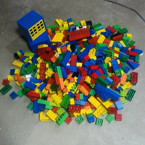 Huge Lot 300+ Pcs Lego Duplo 12 lbs. Mixed Special Blocks W/ Vehicles / Figures