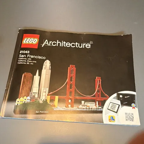 LEGO Architecture San Francisco 21043 Set w/ Instruction Manual (no box)