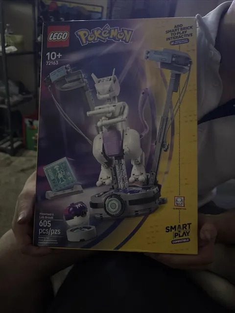 LEGO Pokemon Mewtwo's Lab Break Set 72163 605pcs Smart Play Compatible