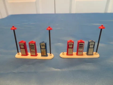 LEGO (2) Vintage Esso Gas Station Pumps 1955-66
