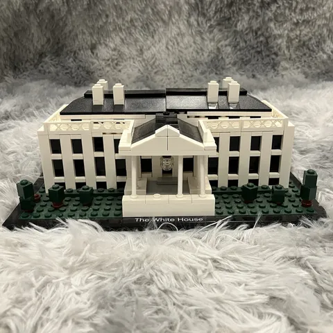 LEGO White House Architecture Set Incomplete Missing Pieces No Manual - F11