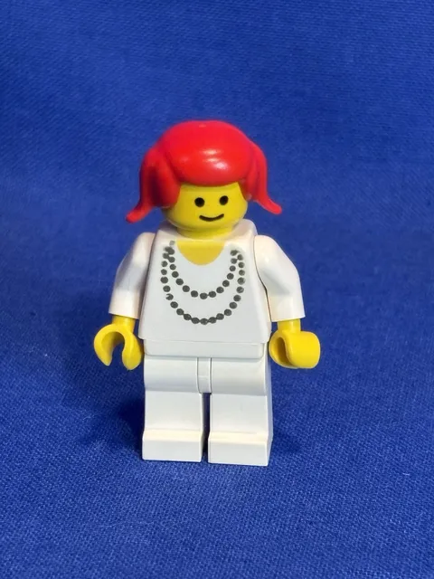 CAS076 Knight’s Tournament Princess 383 6083 Vintage Castle LEGO® Minifigure