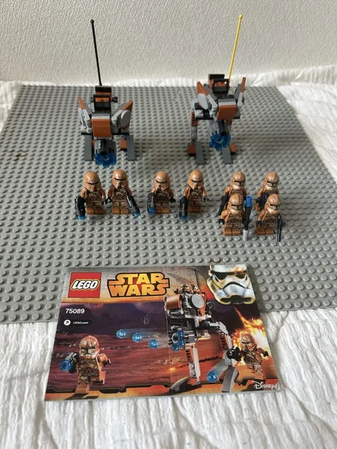 LEGO 75089 Star Wars Geonosis Clone Trooper Related Parts with Minifigs and Vehi