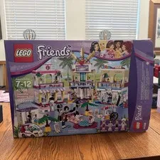 LEGO FRIENDS: Heartlake Shopping Mall 41058 OPEN BOX AND USED