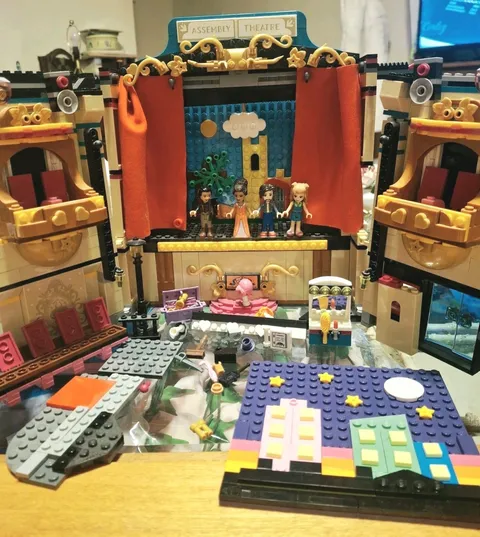 LEGO Friends Andrea’s Theater School Set 41714 Pre Owned For PARTS.  