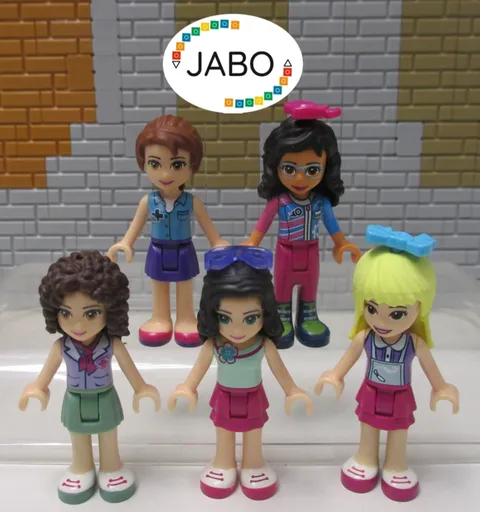 (L 15 / 13 / 4) Lego Friends 5 Figures Minifigures