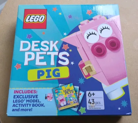 Lego. Desk Pets: Pig by Ameet Sp Z.O.O. Includes 43 Pc Pig, Activity Book