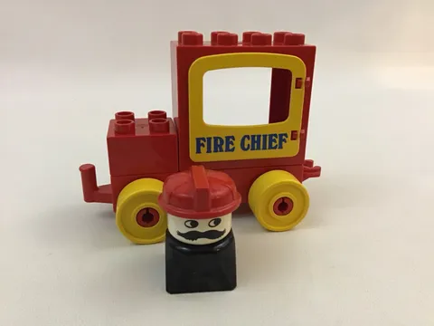 Lego Duplo Fire Chief Building Set 2403 Vintage 1985 Complete 5 Pieces