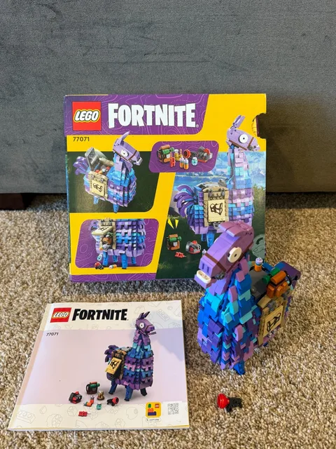 LEGO Fortnite Supply Llama 77071 W/Box & Instructions