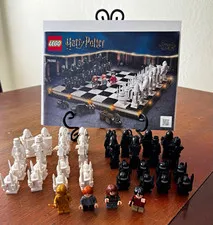 LEGO Harry Potter 76392 Hogwarts Wizard’s Chess – 876 pcs – 4 Minifigs