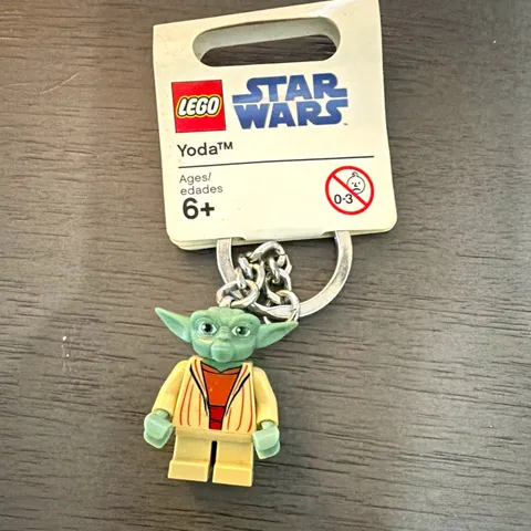 LEGO Star Wars Yoda Minifigure Keychain Keyring 852550 Blister Pack 2009