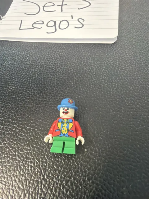 Lego Small Clown Minifigure CMF Collectible Minifigure Series 5 8805 col073