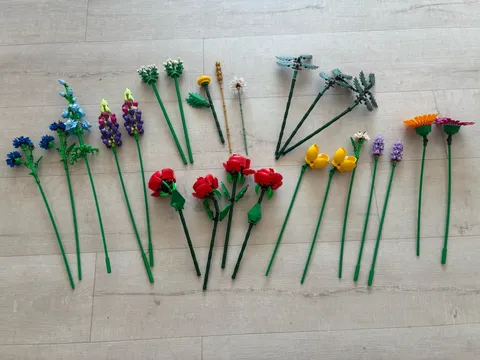 LEGO Botanicals Floral Bundle – Wildflower Bouquet, Roses & Field Flowers