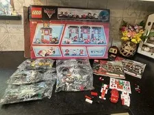 Lego Disney Pixar Cars Two Tokyo International Circuit 8679 Box has damage