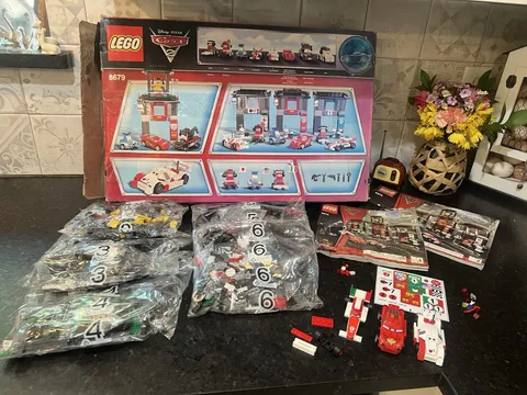 Lego Disney Pixar Cars Two Tokyo International Circuit 8679 Box has damage