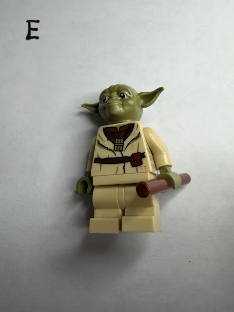 LEGO Yoda Minifigure Olive Green Star Wars
