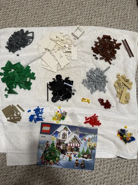 Lego 10199 Winter Toy Shop NOT 100% complete. READ DESCRIPTION. 96.98% complete