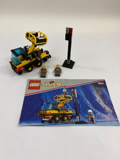 Lego 4541 - Rail and Road Service Truck - 99% Complete with Instructions