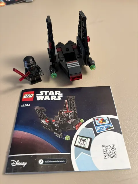 LEGO Star Wars Kylo Ren’s Shuttle Microfighter 75264 - 100% Complete. No Box