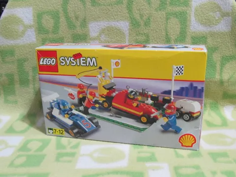LEGO 2554 Classic Town Race Formula 1 Pit Stop Shell Collaboration Toy Set
