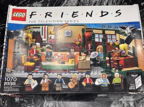 LEGO Ideas Friends Central Perk 21319 1070 Pieces Building Set