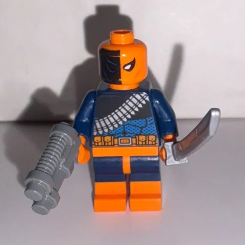 LEGO DC Super Heroes Deathstroke Minifigure w/ Sword & Gun sh095 76034