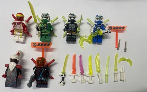 LEGO NINJAGO Lot of 6 Figures w/ Weapons From Set 71712-1