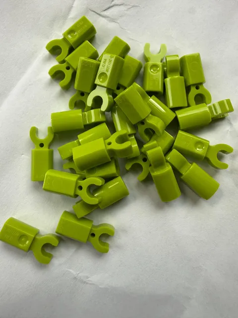 LEGO- NEW-#11090-LIME-BAR HOLDER WITH CLIP-10 PIECES