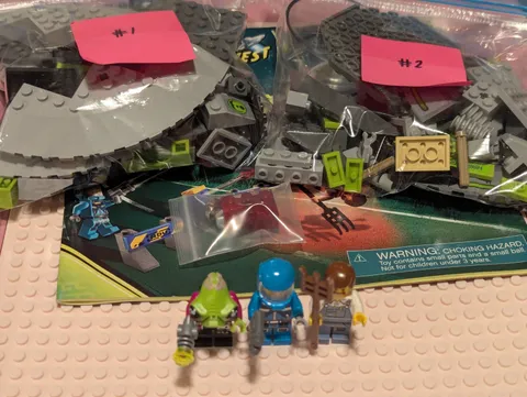 100% complete/working light Lego Alien Conquest set 7052 UFO Abduction